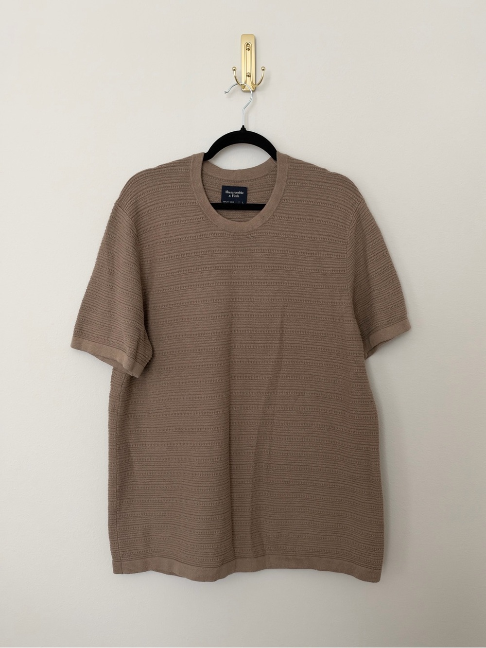 Abercrombie & Fitch Men's Short-Sleeve Textured Crew in Taupe